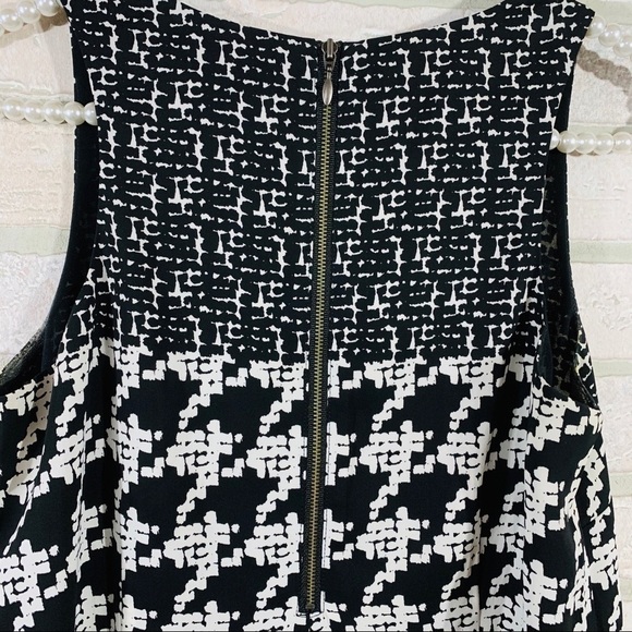 Cabi Style 3090 Broken Check Sleeveless Top - Picture 6 of 7